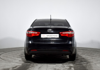 Подержанный автомобиль Kia Rio Sedan 2013 года (6 фото)