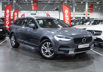 Подержанный автомобиль Volvo V90 Cross Country 2019 года (5 фото)