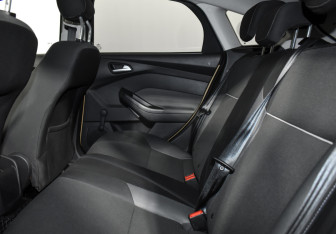 Подержанный автомобиль Ford Focus Hatchback 2012 года (12 фото)