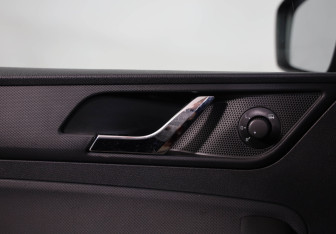 Подержанный автомобиль Skoda Rapid Liftback 2016 года (18 фото)