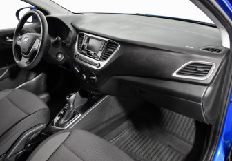 Подержанный автомобиль Hyundai Solaris Sedan 2017 года (12 фото)