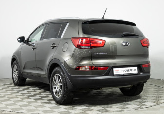 Подержанный автомобиль Kia Sportage 2015 года (7 фото)