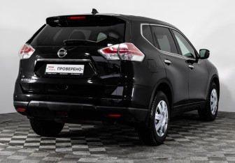 Подержанный автомобиль Nissan X-Trail 2017 года (5 фото)
