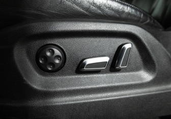 Подержанный автомобиль Audi Q5 2012 года (15 фото)