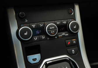 Подержанный автомобиль Land Rover Range Rover Evoque 2016 года (20 фото)