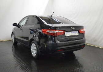 Подержанный автомобиль Kia Rio Sedan 2013 года (7 фото)