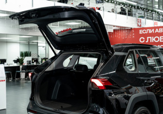 Новый Toyota RAV4 2025 (7 фото)