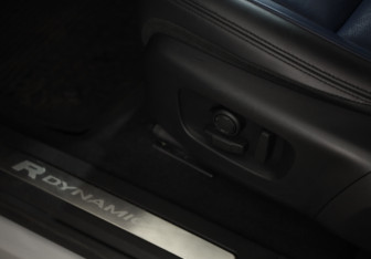 Подержанный автомобиль Land Rover Range Rover Evoque 2020 года (26 фото)