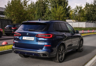 Подержанный автомобиль BMW X5 2019 года (6 фото)