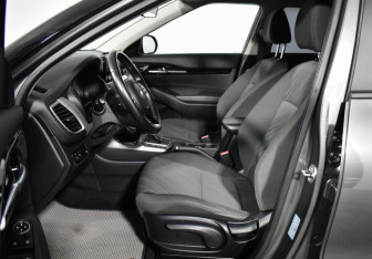 Подержанный автомобиль Kia Seltos 2021 года (10 фото)