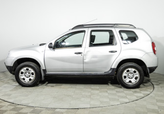 Подержанный автомобиль Renault Duster 2013 года (8 фото)