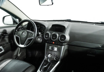 Подержанный автомобиль Opel Antara 2012 года (9 фото)
