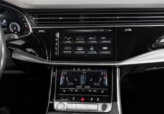Подержанный автомобиль Audi Q7 2020 года (18 фото)