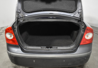 Подержанный автомобиль Ford Focus Sedan 2007 года (18 фото)