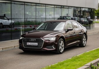 Подержанный автомобиль Audi A6 Sedan 2021 года (3 фото)