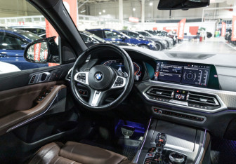 Подержанный автомобиль BMW X5 2020 года (24 фото)