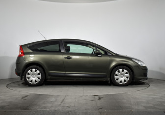 Подержанный автомобиль Citroen C4 Hatchback 2006 года (4 фото)