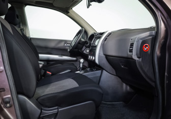 Подержанный автомобиль Nissan X-Trail 2007 года (21 фото)