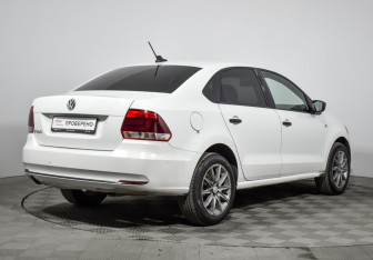 Подержанный автомобиль Volkswagen Polo Sedan 2018 года (5 фото)
