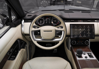 Подержанный автомобиль Land Rover Range Rover 2023 года (15 фото)