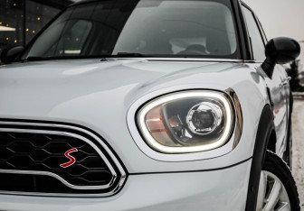 Подержанный автомобиль MINI Countryman 2018 года (2 фото)