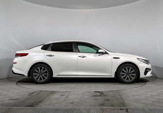 Подержанный автомобиль Kia Optima Sedan 2018 года (4 фото)
