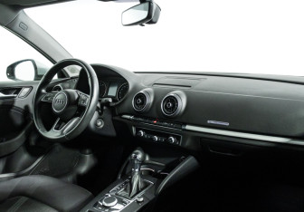 Подержанный автомобиль Audi A3 Sedan 2019 года (9 фото)