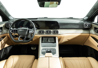 Подержанный автомобиль Jaecoo J8 2024 года (13 фото)