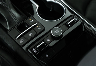 Подержанный автомобиль Kia K5 2022 года (17 фото)