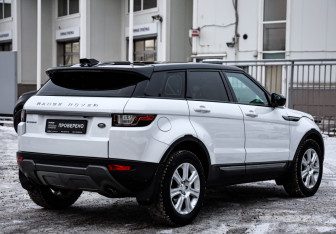 Подержанный автомобиль Land Rover Range Rover Evoque 2017 года (6 фото)