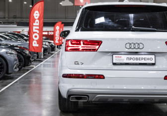 Подержанный автомобиль Audi Q7 2018 года (9 фото)