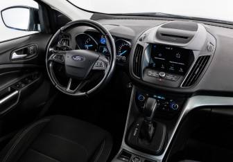 Подержанный автомобиль Ford Kuga 2018 года (15 фото)