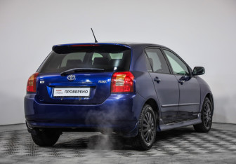 Подержанный автомобиль Toyota Corolla Hatchback 2002 года (3 фото)