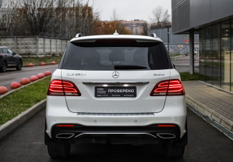 Подержанный автомобиль Mercedes-Benz GLE 2018 года (6 фото)