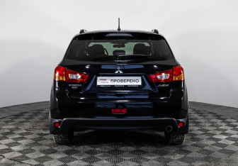 Подержанный автомобиль Mitsubishi ASX 2013 года (6 фото)