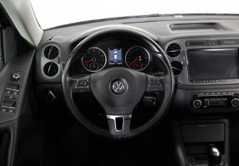 Подержанный автомобиль Volkswagen Tiguan 2012 года (10 фото)