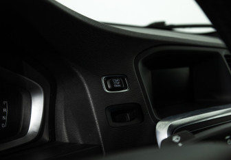 Подержанный автомобиль Volvo S60 2014 года (17 фото)