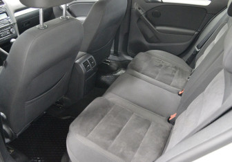 Подержанный автомобиль Volkswagen Golf Hatchback 2011 года (11 фото)