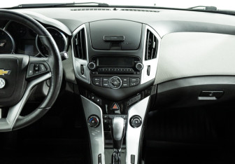 Подержанный автомобиль Chevrolet Cruze Sedan 2013 года (14 фото)