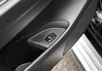 Подержанный автомобиль Mitsubishi Pajero Sport 2017 года (21 фото)