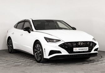 Подержанный автомобиль Hyundai Sonata 2022 года (6 фото)