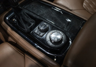 Подержанный автомобиль Infiniti QX80 2021 года (25 фото)