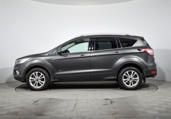 Подержанный автомобиль Ford Kuga 2017 года (8 фото)