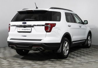 Подержанный автомобиль Ford Explorer 2019 года (5 фото)