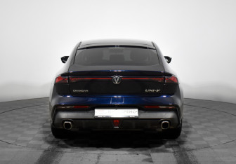 Подержанный автомобиль Changan UNI-V 2023 года (6 фото)