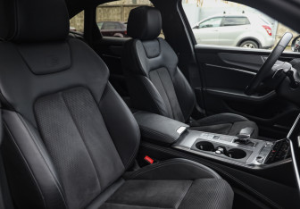 Подержанный автомобиль Audi A6 Sedan 2020 года (30 фото)
