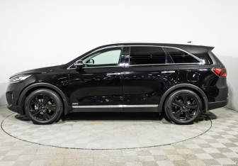 Подержанный автомобиль Kia Sorento 2020 года (8 фото)
