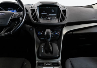 Подержанный автомобиль Ford Kuga 2018 года (14 фото)