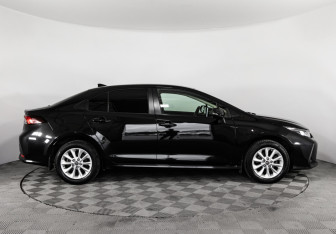 Подержанный автомобиль Toyota Corolla Sedan 2019 года (4 фото)