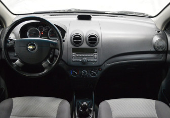Подержанный автомобиль Chevrolet Aveo Hatchback 2010 года (14 фото)